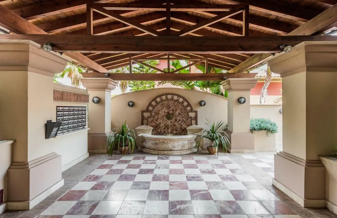 Entrance court with fountain